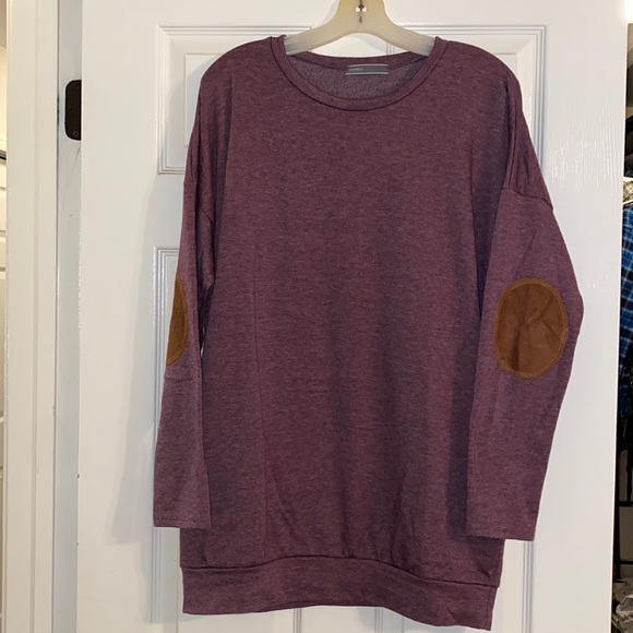 トップス Cherish Oversized Sweatshirt ecur Cherish | Tops | Wine Colored Oversized Sweatshirt | Poshmark